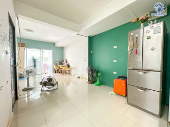 *****ทาวน์เฮ้าส์มือสอง โครงการ อินดี้ ประชาอุทิศ90-2 จากแบรนด์ Land & Houses เนื้อที่ 18.10 ตร.ว. ฟังก์ชัน 2 ห้องนอน 3 ห้องน้ำ 2 ที่จอดรถ ราคาดีมาก พร้อมเข้าอยู่ ทำเลเดินทางสะดวก เชื่อมต่อถนนประชาอุทิศ ถนนวงแหวนรอบนอก-กาญจนาภิเษก ถนนท่าข้าม