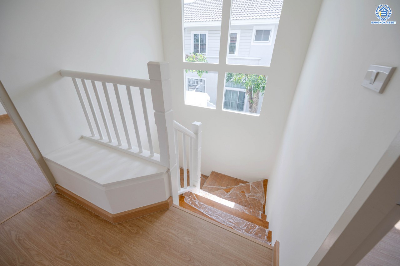 บ้านมือสองตกแต่งใหม่ บ้านแบรนด์คุณภาพ LH โครงการ ชัยพฤกษ์ บางใหญ่ พร้อม Facilities ครบครัน บนเนื้อที่ 51.4 ตร.ว. ฟังก์ชัน 3 ห้องนอน 3 ห้องน้ำ 2 ที่จอดรถ ตกแต่งสไตล์เรียบหรู บนทำเลเดินทางสะดวก ใกล้รถไฟฟ้าสายสีม่วง "สถานีคลองบางไผ่" และเพียง 5 นาทีถึงเซ็นทรัล เวสต์เกต...