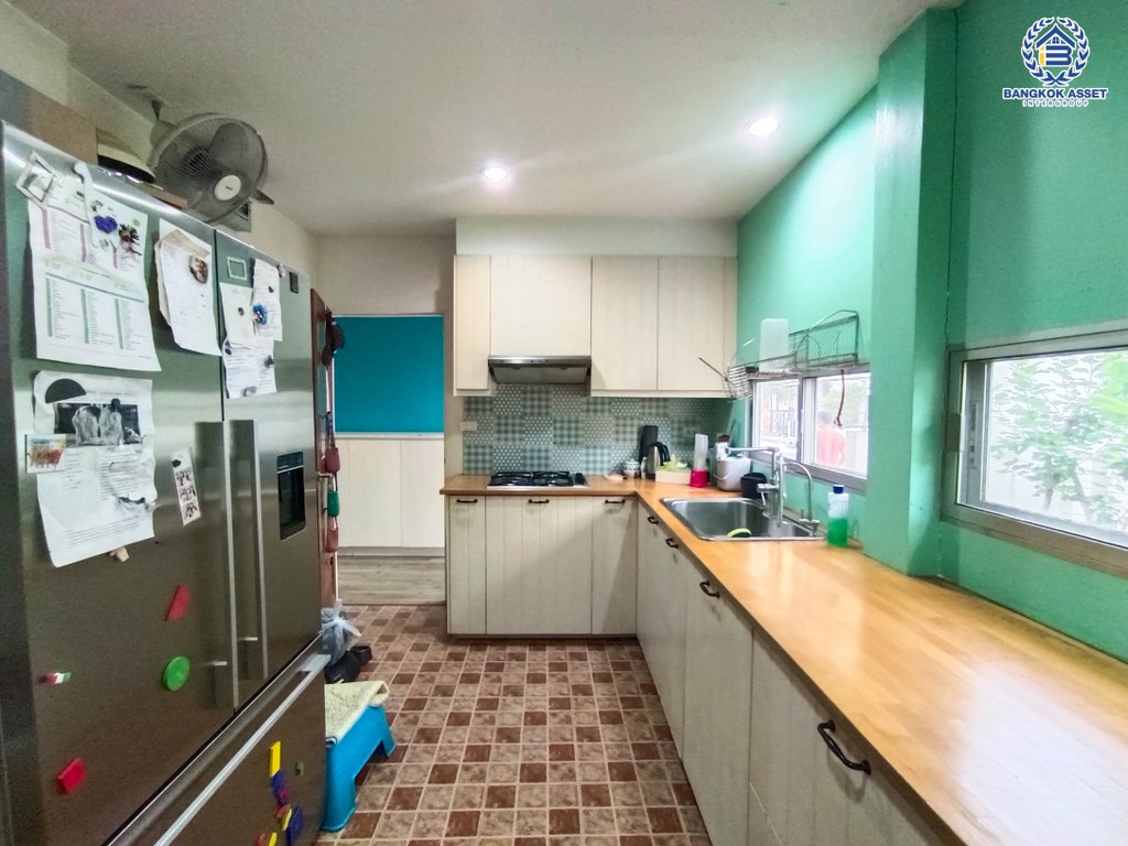 *****บ้านเดี่ยวมือสอง โครงการ โนเบิล จีโอ วัชรพล เนื้อที่ 50.40 ตร.ว. ฟังก์ชัน 3 ห้องนอน 2 ห้องน้ำ 2 ที่จอดรถ ภายในบ้านสวยมาก เจ้าของเดิมดูแลอย่างดี โครงการบนทำเลเดินทางสะดวก เชื่อมต่อถนนวัชรพล ถนนรัตนโกสินทร์สมโภช ถนนสุขาภิบาล5 ใกล้เซ็นทรัลรามอินทรา และจุดขึ้นทางด่วน "รามอินทรา-อาจณรงค์"