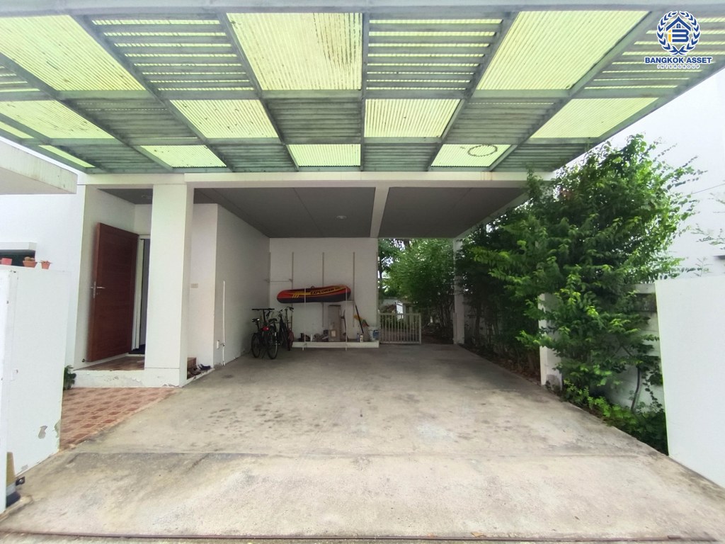 *****บ้านเดี่ยวมือสอง โครงการ โนเบิล จีโอ วัชรพล เนื้อที่ 50.40 ตร.ว. ฟังก์ชัน 3 ห้องนอน 2 ห้องน้ำ 2 ที่จอดรถ ภายในบ้านสวยมาก เจ้าของเดิมดูแลอย่างดี โครงการบนทำเลเดินทางสะดวก เชื่อมต่อถนนวัชรพล ถนนรัตนโกสินทร์สมโภช ถนนสุขาภิบาล5 ใกล้เซ็นทรัลรามอินทรา และจุดขึ้นทางด่วน "รามอินทรา-อาจณรงค์"