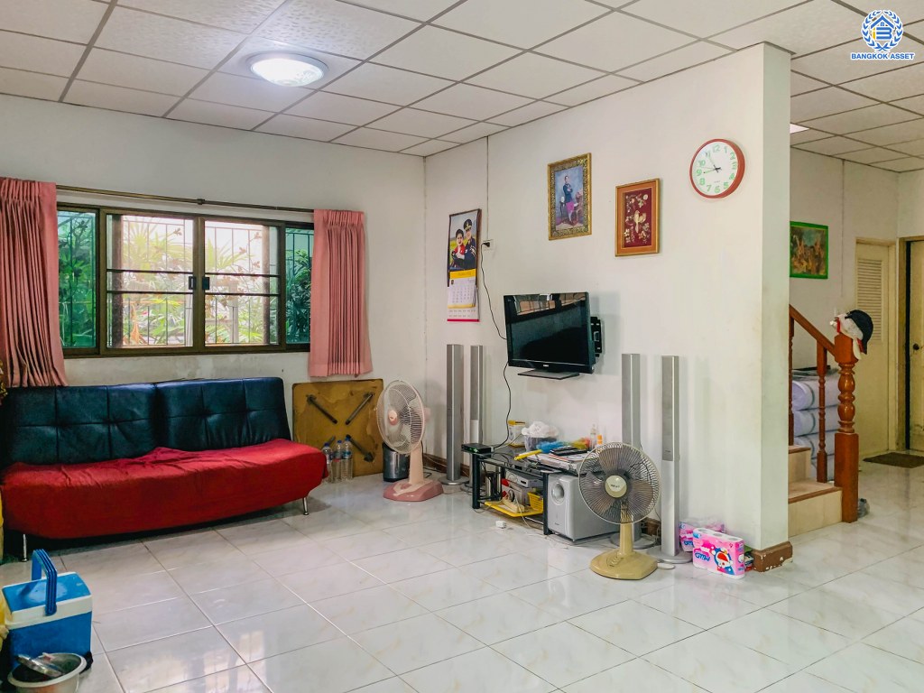 *****บ้านเดี่ยวมือสอง โครงการ อรุณทอง บางแวก เนื้อที่ 50 ตร.ว. ฟังก์ชัน 4 ห้องนอน 3 ห้องน้ำ 2 ที่จอดรถ บ้านสวยพร้อมอยู่ บรรยากาศดี มีความเป็นส่วนตัว บนทำเลใกล้เมืองเดินทางง่าย เชื่อมต่อถนนบางแวก ถนนบรมราชชนนี ถนนพุทธมณฑลสาย3 ใกล้ห้างสรรพสินค้าเซ็นทรัล ปิ่นเกล้า