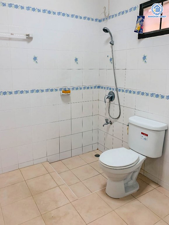 *****บ้านเดี่ยวมือสอง โครงการ อรุณทอง บางแวก เนื้อที่ 50 ตร.ว. ฟังก์ชัน 4 ห้องนอน 3 ห้องน้ำ 2 ที่จอดรถ บ้านสวยพร้อมอยู่ บรรยากาศดี มีความเป็นส่วนตัว บนทำเลใกล้เมืองเดินทางง่าย เชื่อมต่อถนนบางแวก ถนนบรมราชชนนี ถนนพุทธมณฑลสาย3 ใกล้ห้างสรรพสินค้าเซ็นทรัล ปิ่นเกล้า