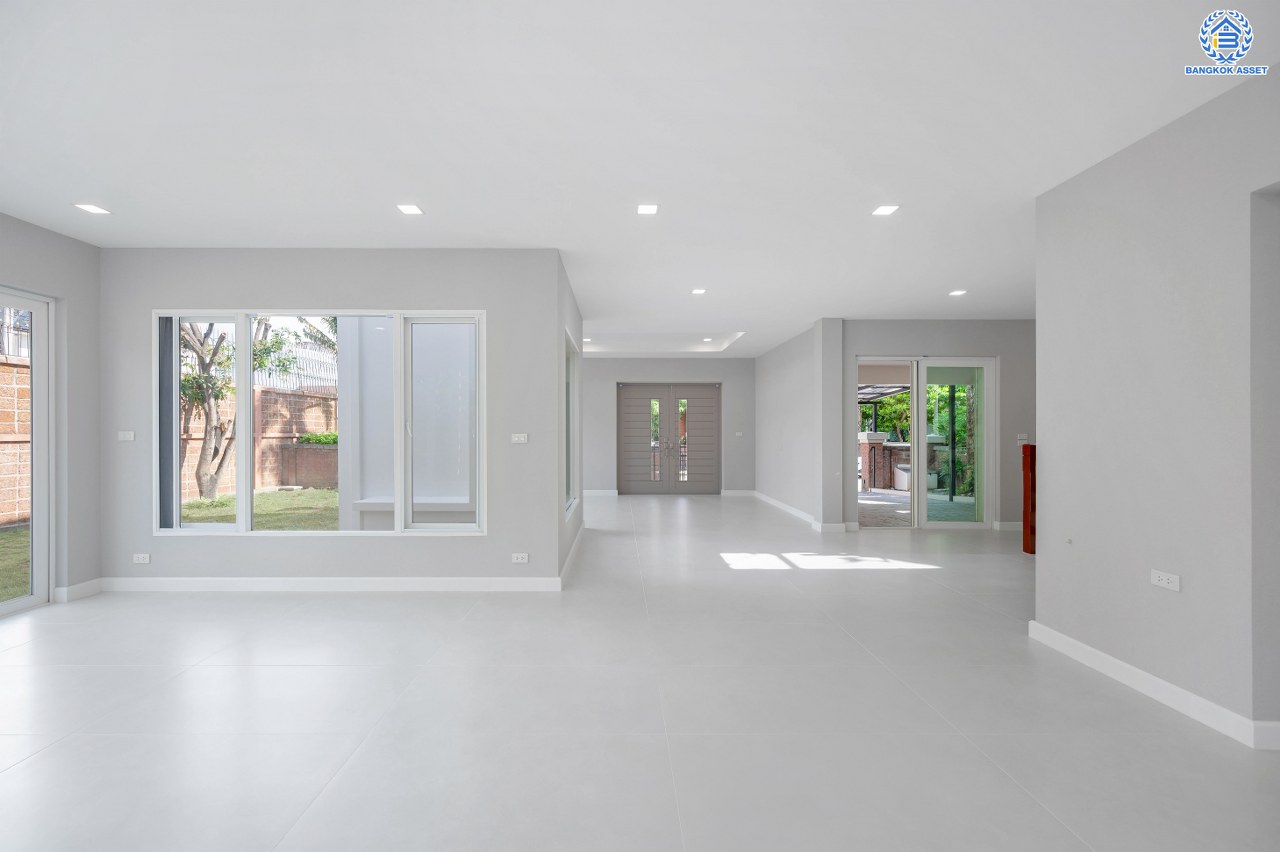 บ้านมือสองตกแต่งใหม่ โครงการ ลัดดารมย์ อิลิแกนซ์ พระราม5-2 หลังมุม พร้อมเรือนรับรอง บนเนื้อที่ 140.9 ตร.ว. ทำเลดี เดินทางสะดวก ติดวงเวียนพระราม5-นครอินทร์ เชื่อมต่อได้หลายเส้นทาง ใกล้รถไฟฟ้าและทางด่วน ฟังก์ชันการใช้งาน 3 ห้องนอน 3 ห้องน้ำ 1 ห้องแม่บ้าน จอดรถได้ 2 คัน