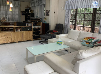 *****บ้านมือสอง แบรนด์ LH โครงการ ลดาวัลย์ ปิ่นเกล้า-บรมราชชนนี เนื้อที่ 112 ตร.ว. พื้นที่ใช้สอย 250 ตร.ม. ฟังก์ชันจัดเต็ม 4 ห้องนอน 2 ห้องน้ำ จอดรถได้ถึง 2 คัน บนทำเลศักยภาพติดถนนบรมราชชนนี เชื่อมต่อหลายเส้นทาง ใกล้ ม.มหิดล และเซ็นทรัลศาลายา เท่านั้นยังไม่พอ แถมฟรี เครื่องปรับอากาศ และเครื่องทำน้ำอุ่นทันที