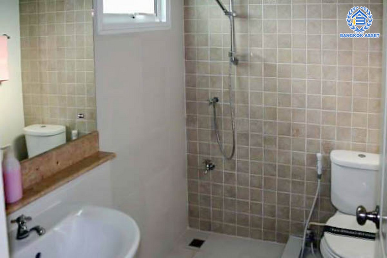 *****บ้านเดี่ยวมือสอง โครงการ สราญสิริ วงแหวน-ประชาอุทิศ หลังริม จาก Sansiri เนื้อที่กว้างถึง 66.70 ตร.ว. พื้นที่ใช้สอยใช้ 180 ตร.ม.ฟังก์ชัน 3 ห้องนอน 2 ห้องน้ำ 2 ที่จอดรถ บนทำเลติดถนนพุทธบูชา เชื่อมต่อถนนประชาอุทิศ, ถนนพระราม2, ถนนสุขสวัสดิ์ แถมฟรี เครื่องปรับอากาศ เครื่องทำน้ำอุ่น