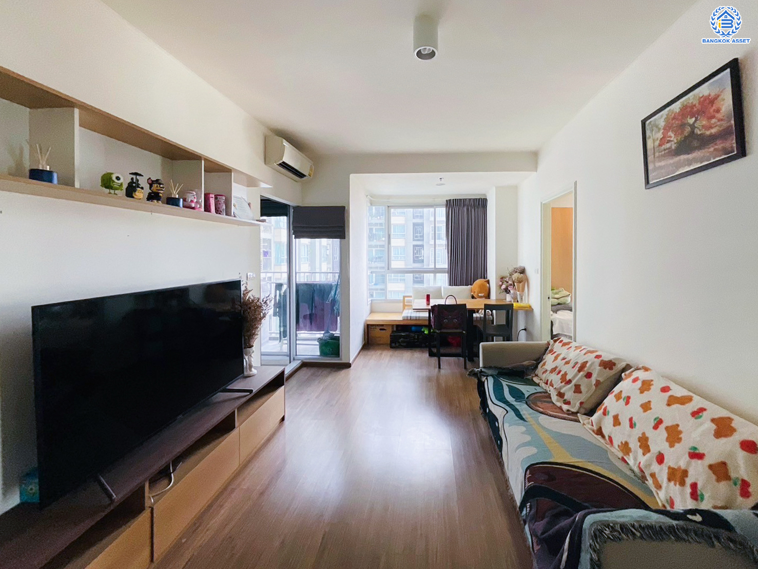 *****คอนโดมิเนียมมือสอง โครงการ ยู ดีไลท์ รัตนาธิเบศร์ ห้องริม ห้องใหญ่มากกว้างถึง 52.15 ตร.ม ฟังก์ชัน 2 ห้องนอน 1 ห้องน้ำ 1 ที่จอดรถ ทำเลดีติดถนนรัตนาธิเบศร์ เดินทางสะดวกใกล้รถไฟฟ้าทั้งสายสีม่วง และ สายสีชมพู ใกล้ห้างเอสพลานาด แคราย, เดอะมอลล์งามวงศ์วาน และ ใกล้จุดขึ้นทางด่วน "งามวงศ์วาน"  แถมฟรีเครื่องปรับอากาศ และ เครื่องทำน้ำอุ่น