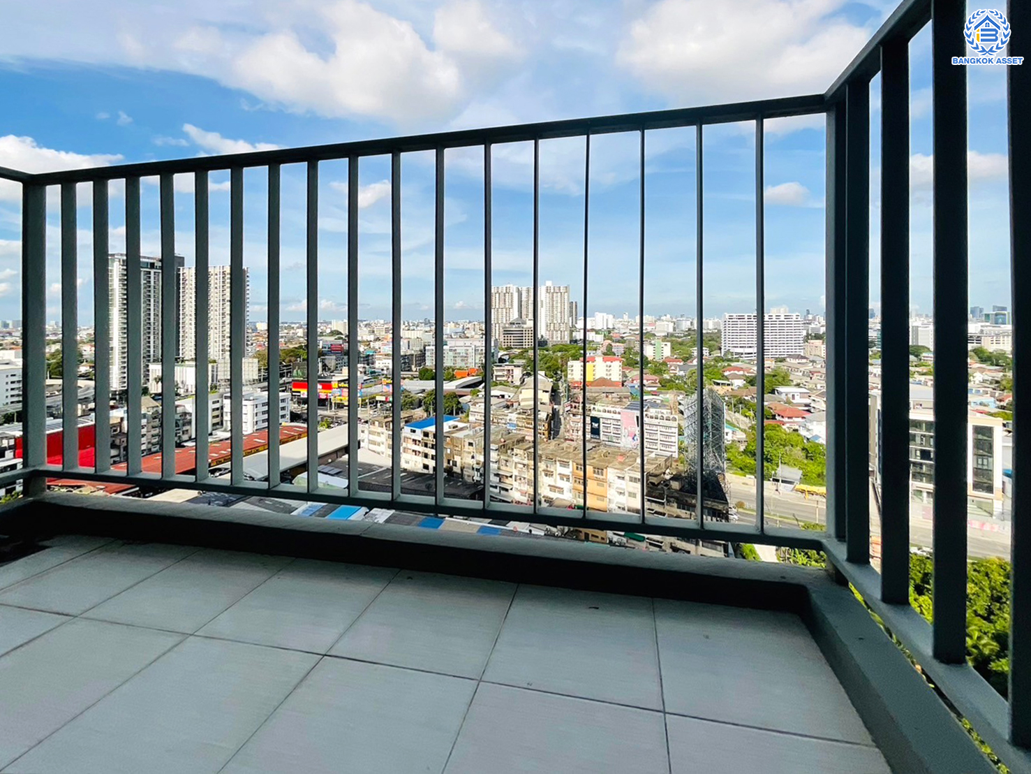 *****คอนโดมิเนียมมือสอง โครงการ ยู ดีไลท์ รัตนาธิเบศร์ ห้องริม ห้องใหญ่มากกว้างถึง 52.15 ตร.ม ฟังก์ชัน 2 ห้องนอน 1 ห้องน้ำ 1 ที่จอดรถ ทำเลดีติดถนนรัตนาธิเบศร์ เดินทางสะดวกใกล้รถไฟฟ้าทั้งสายสีม่วง และ สายสีชมพู ใกล้ห้างเอสพลานาด แคราย, เดอะมอลล์งามวงศ์วาน และ ใกล้จุดขึ้นทางด่วน "งามวงศ์วาน"  แถมฟรีเครื่องปรับอากาศ และ เครื่องทำน้ำอุ่น