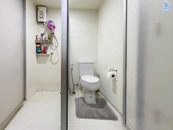 *****คอนโดมิเนียมมือสอง โครงการ ยู ดีไลท์ รัตนาธิเบศร์ ห้องริม ห้องใหญ่มากกว้างถึง 52.15 ตร.ม ฟังก์ชัน 2 ห้องนอน 1 ห้องน้ำ 1 ที่จอดรถ ทำเลดีติดถนนรัตนาธิเบศร์ เดินทางสะดวกใกล้รถไฟฟ้าทั้งสายสีม่วง และ สายสีชมพู ใกล้ห้างเอสพลานาด แคราย, เดอะมอลล์งามวงศ์วาน และ ใกล้จุดขึ้นทางด่วน "งามวงศ์วาน"  แถมฟรีเครื่องปรับอากาศ และ เครื่องทำน้ำอุ่น