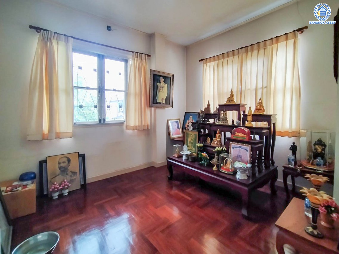 *****บ้านเดี่ยวมือสอง โครงการ ปาริชาติ 345 หลังมุม เนื้อที่กว้าง 76 ตร.ว.พื้นที่ใช้สอย 140 ตร.ม. ฟังก์ชัน 4 ห้องนอน 3 ห้องน้ำ 2 ที่จอดรถ บนทำเลเดินทางสะดวกสบาย เชื่อมต่อถนนสะพานนนทบุรี-บางบัวทอง ถนนรัตนาธิเบศร์ ถนนราชพฤกษ์ ใกล้ห้างสรรพสินค้าโรบินสันศรีสมาน