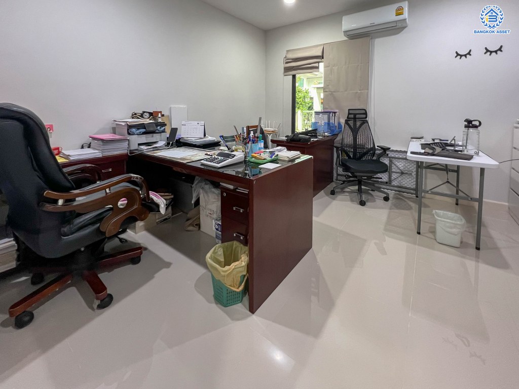 *****บ้านเดี่ยวมือสอง โครงการ บุราสิริ ราชพฤกษ์-345 หลังมุม เนื้อที่ 73 ตร.ว. พื้นที่ใช้สอย 262 ตร.ม. ฟังก์ชัน 4 ห้องนอน 4 ห้องน้ำ 2 ที่จอดรถ บ้านรีโนเวท ราคาถูกที่สุดในโครงการ บนทำเลเดินทางสะดวก เชื่อมต่อถนนราชพฤกษ์ ถนนกาญจนภิเษก ถนนสะพานนนทบุรี-บางบัวทอง(345) ใกล้จุดขึ้นทางด่วน "ศรีรัช"