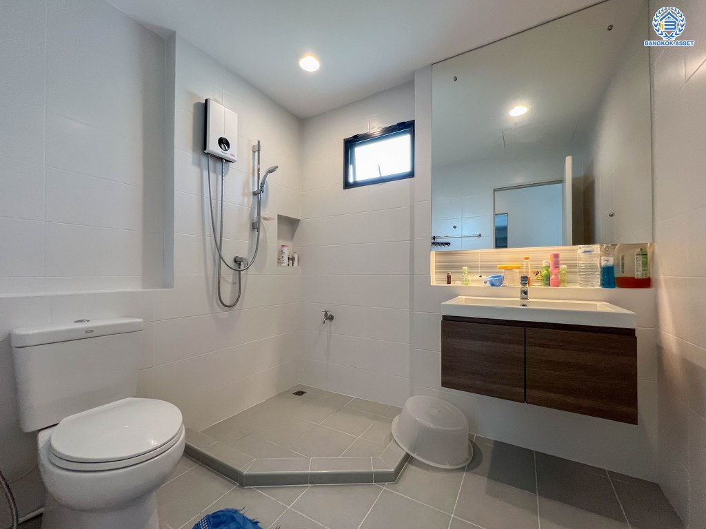 *****บ้านเดี่ยวมือสอง โครงการ บุราสิริ ราชพฤกษ์-345 หลังมุม เนื้อที่ 73 ตร.ว. พื้นที่ใช้สอย 262 ตร.ม. ฟังก์ชัน 4 ห้องนอน 4 ห้องน้ำ 2 ที่จอดรถ บ้านรีโนเวท ราคาถูกที่สุดในโครงการ บนทำเลเดินทางสะดวก เชื่อมต่อถนนราชพฤกษ์ ถนนกาญจนภิเษก ถนนสะพานนนทบุรี-บางบัวทอง(345) ใกล้จุดขึ้นทางด่วน "ศรีรัช"