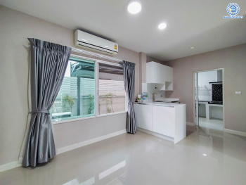 *****บ้านเดี่ยวมือสอง โครงการ เซนโทร ราชพฤกษ์1 เนื้อที่ 50 ตร.ว. พื้นที่ใช้สอย 175 ตร.ม. ฟังก์ชัน 4 ห้องนอน 3 ห้องน้ำ 2 ที่จอดรถ บ้านสภาพดีมาก โครงการมีความเป็นส่วนตัว บนทำเลดี เชื่อมต่อถนนนครอินทร์ ถนนกาญจนาภิเษก ถนนราชพฤกษ์ ใกล้รถไฟฟ้าสายสีม่วง "สถานีบางพลู" และจุดขึ้นทางด่วน "ศรีรัช-วงแหวนรอบนอก"