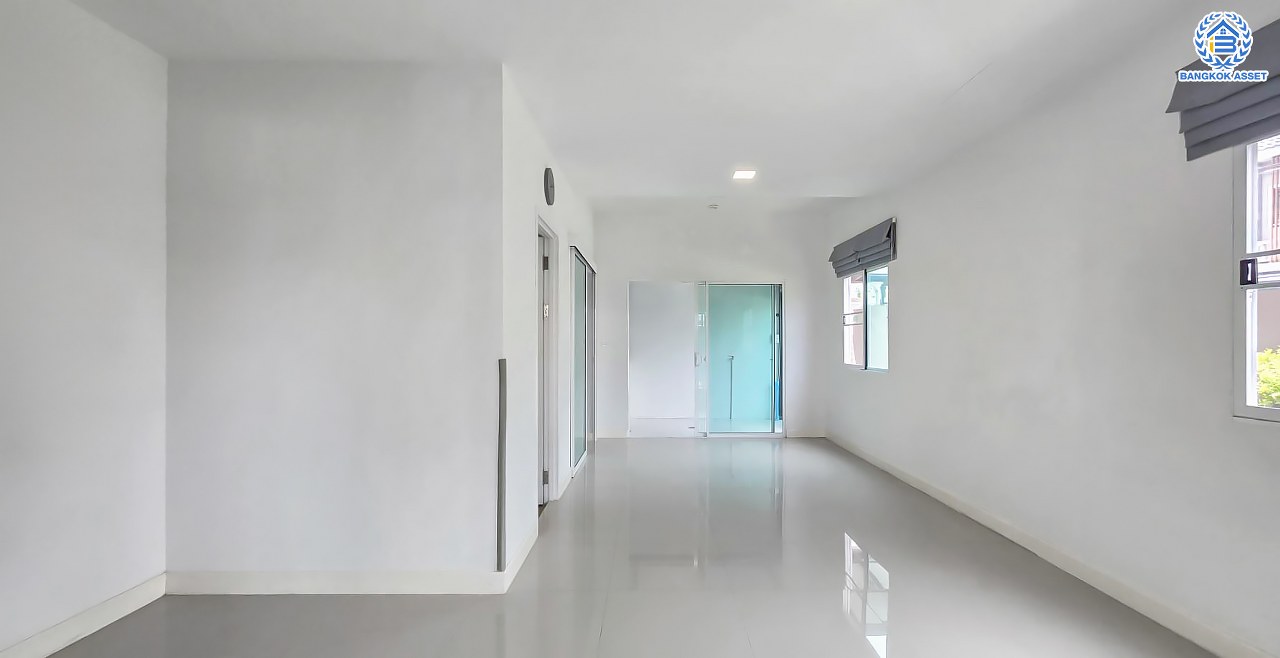 *****ทาวน์เฮ้าส์มือสอง โครงการ เดอะคอนเนค40 ติวานนท์-แจ้งวัฒนะ หลังมุม เนื้อที่ 31.10 ตร.ว. ฟังก์ชัน 3 ห้องนอน 2 ห้องน้ำ 2 ที่จอดรถ บนทำเลเดินทางสะดวก เชื่อมต่อถนนติวานนท์ ถนนนนทบุรี-บางบัวทอง ถนนชัยพฤกษ์ ใกล้รถไฟฟ้าสายสีชมพู "สถานีปากเกร็ด" และจุดขึ้นทางด่วน "แจ้งวัฒนะ"