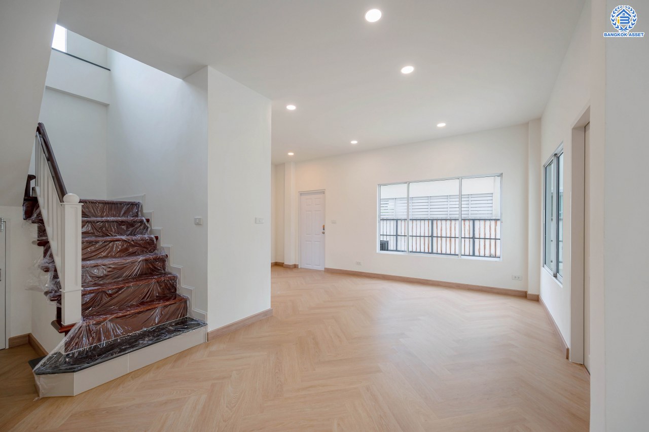 บ้านเดี่ยวตกแต่งใหม่ จาก Property Perfect โครงการ เพอร์เฟคเพลส พระราม5-ราชพฤกษ์ ตอบโจทย์ทุกการใช้ชีวิตด้วยบ้านเดี่ยวใจกลาง Community ชั้นนำมากมาย พร้อม Facility ภายในโครงการครบครัน เนื้อที่ 61.5 ตร.ว. พื้นที่ใช้สอย 191.99 ตร.ม. ฟังก์ชัน 3 ห้องนอน 3 ห้องน้ำ 2 ที่จอดรถ