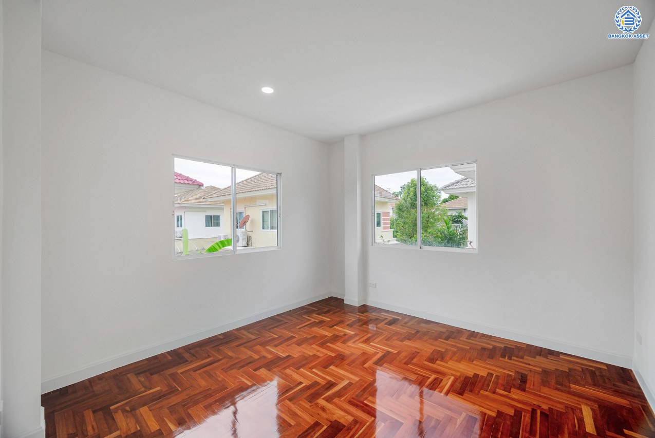 บ้านเดี่ยวตกแต่งใหม่ จาก Property Perfect โครงการ เพอร์เฟคเพลส พระราม5-ราชพฤกษ์ ตอบโจทย์ทุกการใช้ชีวิตด้วยบ้านเดี่ยวใจกลาง Community ชั้นนำมากมาย พร้อม Facility ภายในโครงการครบครัน เนื้อที่ 61.5 ตร.ว. พื้นที่ใช้สอย 191.99 ตร.ม. ฟังก์ชัน 3 ห้องนอน 3 ห้องน้ำ 2 ที่จอดรถ