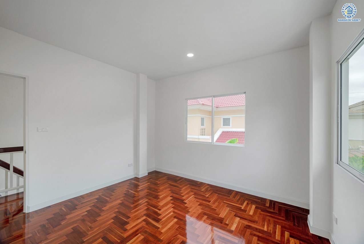 บ้านเดี่ยวตกแต่งใหม่ จาก Property Perfect โครงการ เพอร์เฟคเพลส พระราม5-ราชพฤกษ์ ตอบโจทย์ทุกการใช้ชีวิตด้วยบ้านเดี่ยวใจกลาง Community ชั้นนำมากมาย พร้อม Facility ภายในโครงการครบครัน เนื้อที่ 61.5 ตร.ว. พื้นที่ใช้สอย 191.99 ตร.ม. ฟังก์ชัน 3 ห้องนอน 3 ห้องน้ำ 2 ที่จอดรถ