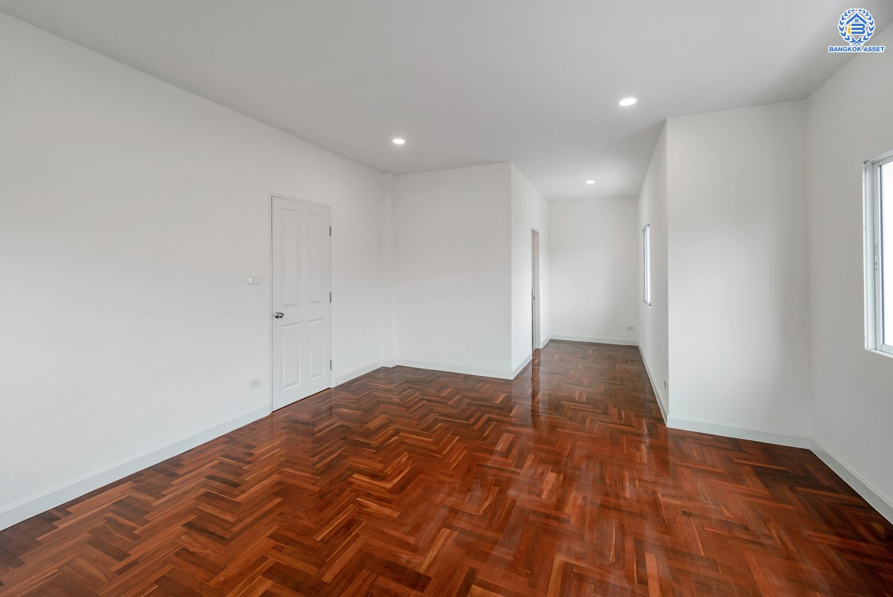 บ้านเดี่ยวตกแต่งใหม่ จาก Property Perfect โครงการ เพอร์เฟคเพลส พระราม5-ราชพฤกษ์ ตอบโจทย์ทุกการใช้ชีวิตด้วยบ้านเดี่ยวใจกลาง Community ชั้นนำมากมาย พร้อม Facility ภายในโครงการครบครัน เนื้อที่ 61.5 ตร.ว. พื้นที่ใช้สอย 191.99 ตร.ม. ฟังก์ชัน 3 ห้องนอน 3 ห้องน้ำ 2 ที่จอดรถ