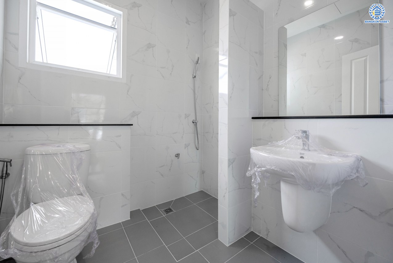 บ้านเดี่ยวตกแต่งใหม่ จาก Property Perfect โครงการ เพอร์เฟคเพลส พระราม5-ราชพฤกษ์ ตอบโจทย์ทุกการใช้ชีวิตด้วยบ้านเดี่ยวใจกลาง Community ชั้นนำมากมาย พร้อม Facility ภายในโครงการครบครัน เนื้อที่ 61.5 ตร.ว. พื้นที่ใช้สอย 191.99 ตร.ม. ฟังก์ชัน 3 ห้องนอน 3 ห้องน้ำ 2 ที่จอดรถ