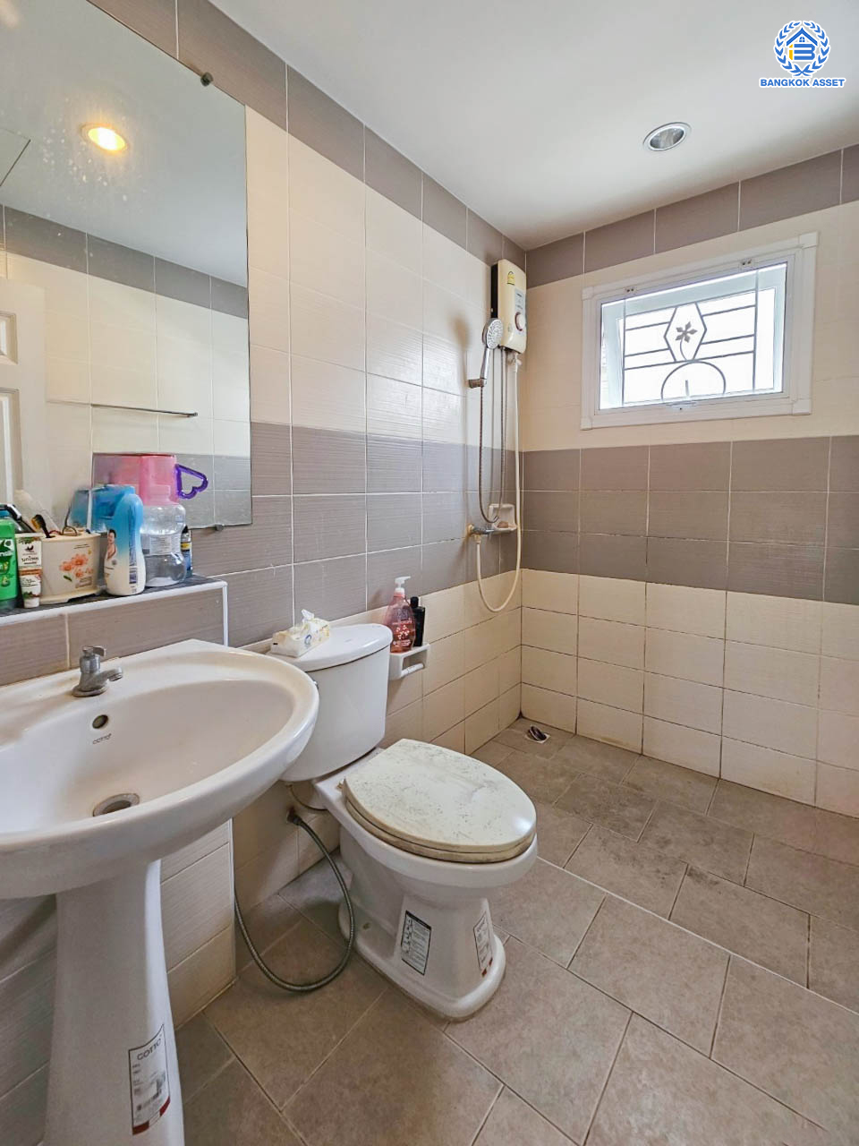 ****บ้านเดี่ยวมือสองย่านนนทบุรี โครงการ คุณาภัทร7 บ้านกล้วย-ไทรน้อย เนื้อที่กว้างขวางมากถึง 52.50 ตร.ว. ฟังก์ชัน 3 ห้องนอน 3 ห้องน้ำ ที่จอดรถ 2 คัน บนทำเลแห่งการเดินทาง ใกล้รถไฟฟ้าสายสีม่วง "สถานีคลองบางไผ่" และเซ็นทรัลเวสต์เกต