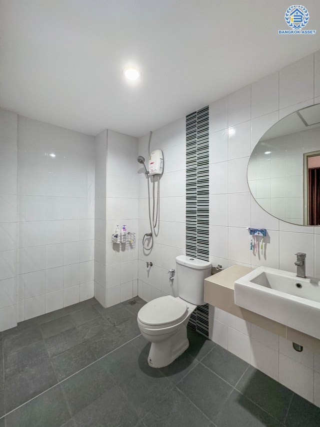 *****ทาวน์โฮม 3 ชั้นมือสอง โครงการ เฮ้าส์35 แจ้งวัฒนะ เนื้อที่กว้าง 16.50 ตร.ว. ฟังก์ชัน 3 ห้องนอน 3 ห้องน้ำ 1 ที่จอดรถ บ้านพร้อมอยู่ราคาถูกสุด บนทำเลเดินทางสะดวก เชื่อมต่อถนนสามัคคี ถนนติวานนท์ ถนนเลียบคลองปะปา ใกล้รถไฟฟ้าสายสีชมพู "สถานีแจ้งวัฒนะ14" และจุดขึ้นทางด่วน "แจ้งวัฒนะ"