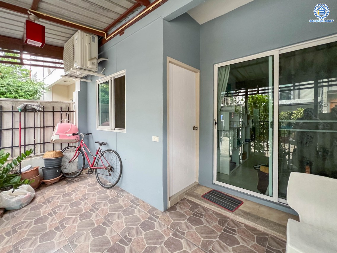 *****ทาวน์เฮ้าส์มือสองนนทบุรี โครงการ พฤกษาทาวน์ เน็กซ์ ติวานนท์-พระราม5 เนื้อที่ 16 ตร.ว. ฟังก์ชัน 4 ห้องนอน 2 ห้องน้ำ 1 ที่จอดรถ บ้านสวยพร้อมเข้าอยูบนทำเลแห่งการเดินทาง หน้าโครงการติดถนนนครอินทร์ เชื่อมต่อถนนกาญจนาภิเษก, ถนนราชพฤกษ์ ใกล้จุดขึ้นทางด่วน "กาญจนาภิเษก"