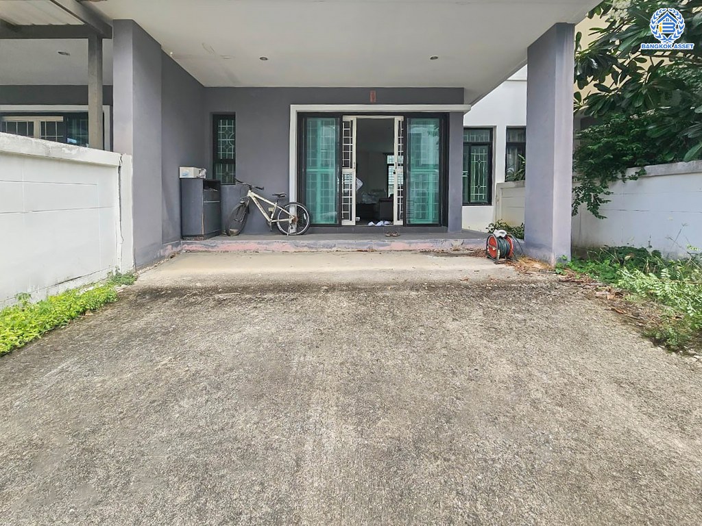 *****ทาวน์เฮ้าส์มือสอง โครงการ เวอรีเดียน ราชพฤกษ์ เนื้อที่ 26.30 ตร.ว. ฟังก์ชัน 3 ห้องนอน 3 ห้องน้ำ 2 ที่จอดรถ บ้านพร้อมเข้าอยู่ โครงการบนทำเลเดินทางสะดวก เชื่อมต่อถนนราชพฤกษ์ ถนนรัตนาธิเบศร์ ถนนบางกรวย-ไทรน้อย ใกล้รถไฟฟ้าสายสีม่วง "สถานีบางรักน้อยท่าอิฐ"