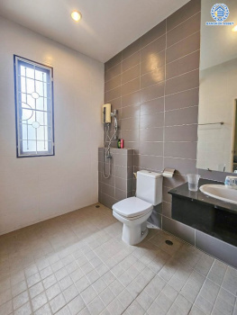 *****ทาวน์เฮ้าส์มือสอง โครงการ เวอรีเดียน ราชพฤกษ์ เนื้อที่ 26.30 ตร.ว. ฟังก์ชัน 3 ห้องนอน 3 ห้องน้ำ 2 ที่จอดรถ บ้านพร้อมเข้าอยู่ โครงการบนทำเลเดินทางสะดวก เชื่อมต่อถนนราชพฤกษ์ ถนนรัตนาธิเบศร์ ถนนบางกรวย-ไทรน้อย ใกล้รถไฟฟ้าสายสีม่วง "สถานีบางรักน้อยท่าอิฐ"