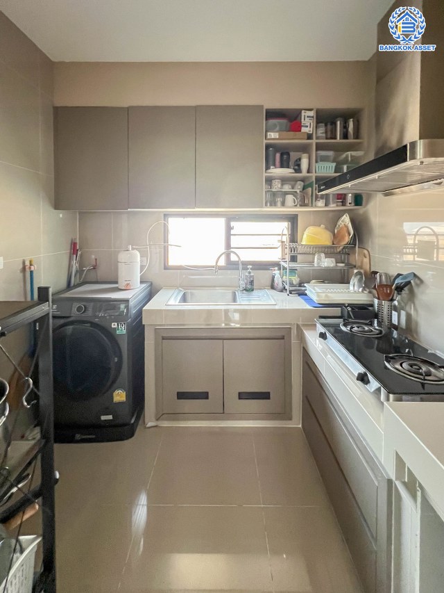 *****บ้านเดี่ยวมือสอง โครงการ บุราสิริ ราชพฤกษ์-345 เนื้อที่ 51.4 ตร.ว. พื้นที่ใช้สอย 150 ตร.ม. ฟังก์ชัน 3 ห้องนอน 3 ห้องน้ำ จอดรถได้ 2 คัน บนทำเลเดินทางสะดวก เชื่อมต่อถนนราชพฤกษ์ ถนนกาญจนภิเษก ถนนสะพานนนทบุรี-บางบัวทอง(345) ใกล้จุดขึ้นทางด่วน "ศรีรัช"