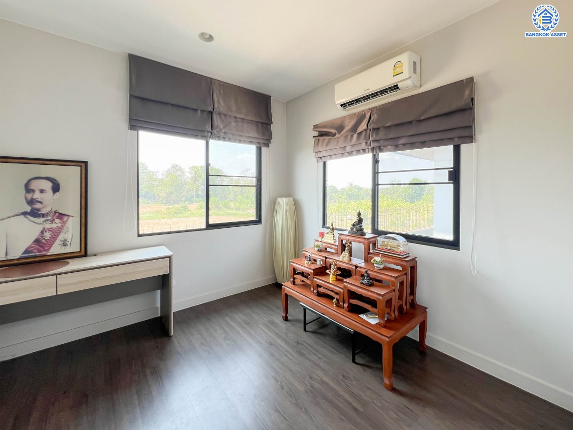 *****บ้านเดี่ยวมือสอง โครงการ บุราสิริ ราชพฤกษ์-345 เนื้อที่ 51.4 ตร.ว. พื้นที่ใช้สอย 150 ตร.ม. ฟังก์ชัน 3 ห้องนอน 3 ห้องน้ำ จอดรถได้ 2 คัน บนทำเลเดินทางสะดวก เชื่อมต่อถนนราชพฤกษ์ ถนนกาญจนภิเษก ถนนสะพานนนทบุรี-บางบัวทอง(345) ใกล้จุดขึ้นทางด่วน "ศรีรัช"