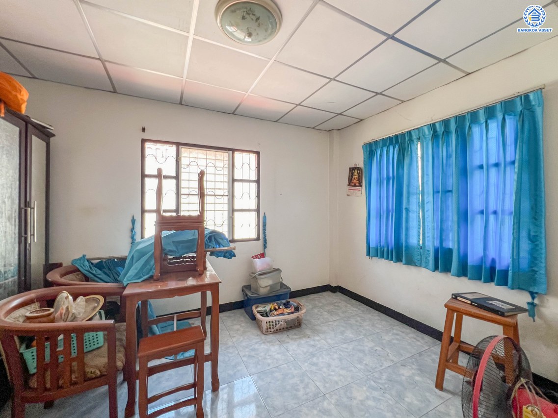 *****บ้านแฝดมือสองกรุงเทพมหานคร โครงการ พระปิ่น2 พุทธมณฑลสาย2 เนื้อที่กว้าง 25.3 ตร.ว. พื้นที่ใช้สอย 96 ตร.ม. ฟังก์ชัน 2 ห้องนอน 2 ห้องน้ำ บนทำเลแห่งการเดินทาง เชื่อมต่อถนนพุทธมณฑลสาย2, ถนนบรมราชชนนี, ถนนกาญจนาภิเษก ใกล้จุดขึ้นทางด่วน "ศรีรัช" และมหาวิทยาลัยมหิดล