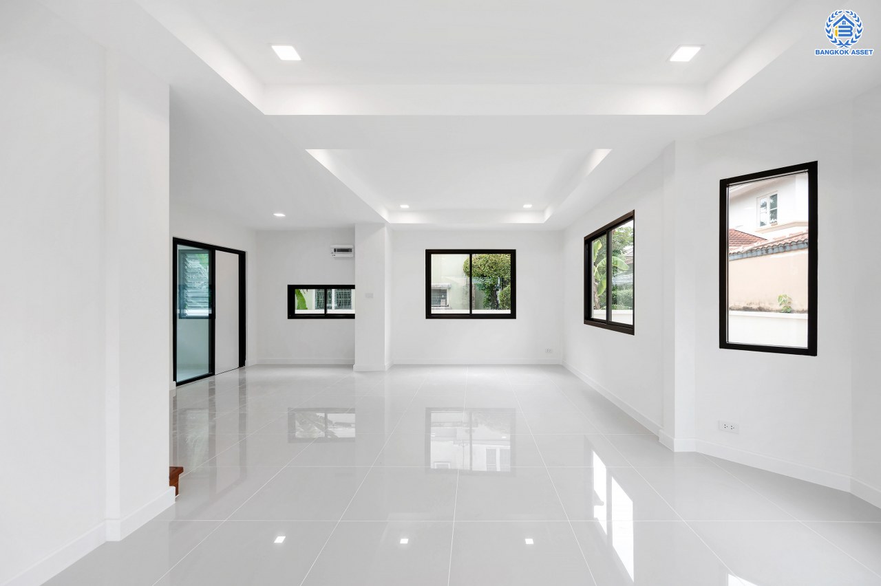 บ้านมือสองตกแต่งใหม่ โครงการ มัณฑนา วัดพระเงิน บ้านเดี่ยวจาก L&H เนื้อที่กว้างถึง 80.7 ตร.ว. พื้นที่ใช้สอย 154.67 ตร.ม. ฟังก์ชัน 4 ห้องนอน 3 ห้องน้ำ พร้อม Living กว้างขวาง บนทำเลเดินทางสะดวก ใกล้เซ็นทรัลเวสต์เกต, รถไฟฟ้าสายสีม่วง "สถานีตลาดบางใหญ่" และทางด่วน "ศรีรัช"...