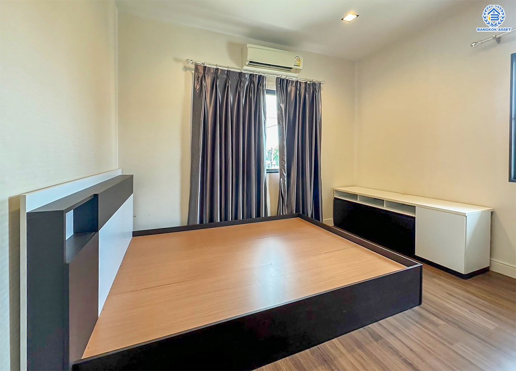 *****บ้านเดี่ยวมือสอง โครงการ สราญสิริ ติวานนท์-แจ้งวัฒนะ เนื้อที่ 52.60 ตร.ว. ฟังก์ชัน 3 ห้องนอน 3 ห้องน้ำ 2 ที่จอดรถ บ้านเดี่ยวพร้อมอยู่ ฟรีของแถมหลายรายการ โครงการบนทำเลดี เดินทางสะดวก เชื่อมต่อถนนแจ้งวัฒนะ ถนนติวานนท์ ใกล้ห้างสรรพสินค้าโรบินสัน ศรีสมาน เซ็นทรัลแจ้งวัฒนะ