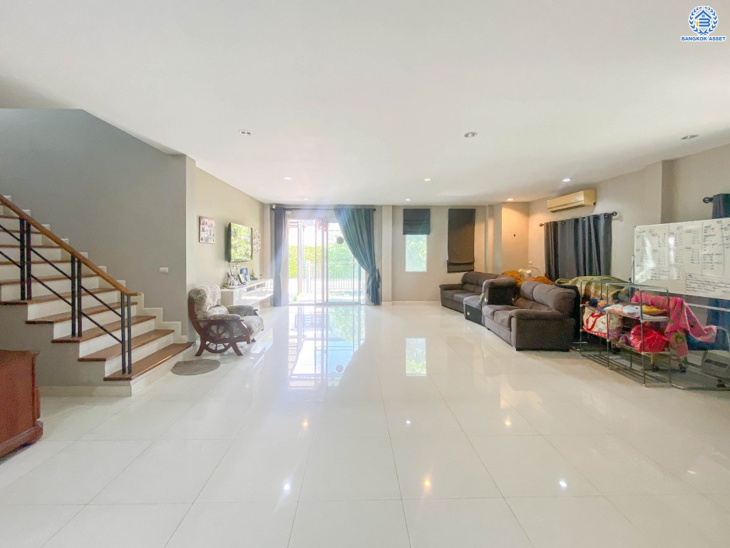 *****บ้านเดี่ยวมือสอง โครงการ ธารา ราชพฤกษ์-ปิ่นเกล้า เนื้อที่ 75.20 ตร.ว. ฟังก์ชัน 4 ห้องนอน 4 ห้องน้ำ 2 ที่จอดรถ มีห้องแม่บ้าน และห้องน้ำในตัว อยู่ต้นโครงการ พร้อมเข้าอยู่ ทำเลโครงการดี เดินทางสะดวก เชื่อมต่อถนนนครอินทร์ ถนนกาญจนาภิเษก ใกล้รถไฟฟ้าสายสีแดง และจุดขึ้นทางด่วน "ศรีรัช-วงแหวนรอบนอก"