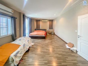 *****บ้านเดี่ยวมือสอง โครงการ ธารา ราชพฤกษ์-ปิ่นเกล้า เนื้อที่ 75.20 ตร.ว. ฟังก์ชัน 4 ห้องนอน 4 ห้องน้ำ 2 ที่จอดรถ มีห้องแม่บ้าน และห้องน้ำในตัว อยู่ต้นโครงการ พร้อมเข้าอยู่ ทำเลโครงการดี เดินทางสะดวก เชื่อมต่อถนนนครอินทร์ ถนนกาญจนาภิเษก ใกล้รถไฟฟ้าสายสีแดง และจุดขึ้นทางด่วน "ศรีรัช-วงแหวนรอบนอก"