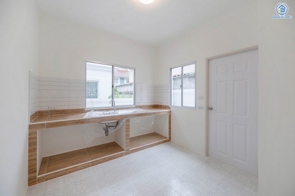 บ้านเดี่ยวมือสอง โครงการ พฤกษาวิลเลจ5 บางใหญ่ เนื้อที่ 51.60 ตร.ว. ฟังก์ชัน 3 ห้องนอน 2 ห้องน้ำ 1 ที่จอดรถ ติดนถนนเมน รอบบ้านกว้างขวาง สภาพแวดล้อมโครงการดี ทำเลเดินทางสะดวก เชื่อมต่อถนนคลองถนน ถนนกาญจนาภิเษก ถนนรัตนาธิเบศร์ ใกล้รถไฟฟ้าสายสีม่วง "สถานีคลองบางไผ่" และจุดขึ้นทางด่วน "กาญจนาภิเษก"…