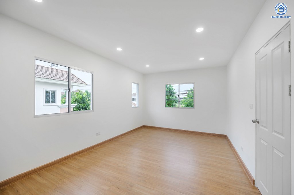 บ้านเดี่ยวมือสอง โครงการ พฤกษาวิลเลจ5 บางใหญ่ เนื้อที่ 51.60 ตร.ว. ฟังก์ชัน 3 ห้องนอน 2 ห้องน้ำ 1 ที่จอดรถ ติดนถนนเมน รอบบ้านกว้างขวาง สภาพแวดล้อมโครงการดี ทำเลเดินทางสะดวก เชื่อมต่อถนนคลองถนน ถนนกาญจนาภิเษก ถนนรัตนาธิเบศร์ ใกล้รถไฟฟ้าสายสีม่วง "สถานีคลองบางไผ่" และจุดขึ้นทางด่วน "กาญจนาภิเษก"…