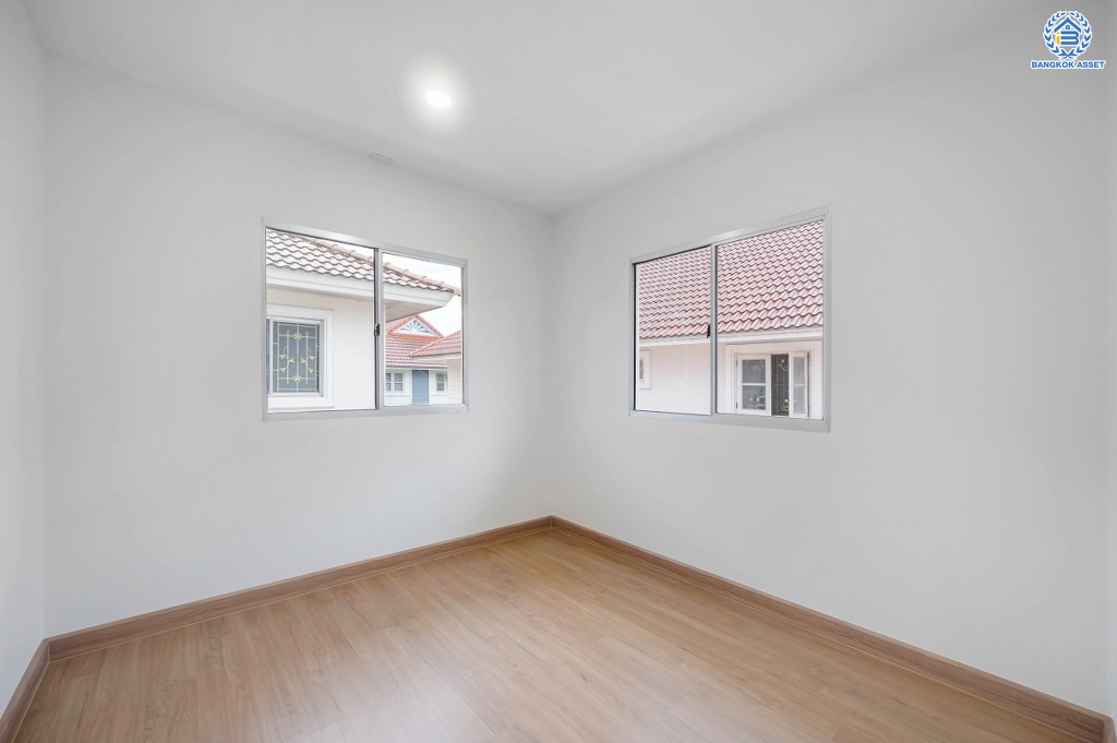 บ้านเดี่ยวมือสอง โครงการ พฤกษาวิลเลจ5 บางใหญ่ เนื้อที่ 51.60 ตร.ว. ฟังก์ชัน 3 ห้องนอน 2 ห้องน้ำ 1 ที่จอดรถ ติดนถนนเมน รอบบ้านกว้างขวาง สภาพแวดล้อมโครงการดี ทำเลเดินทางสะดวก เชื่อมต่อถนนคลองถนน ถนนกาญจนาภิเษก ถนนรัตนาธิเบศร์ ใกล้รถไฟฟ้าสายสีม่วง "สถานีคลองบางไผ่" และจุดขึ้นทางด่วน "กาญจนาภิเษก"…