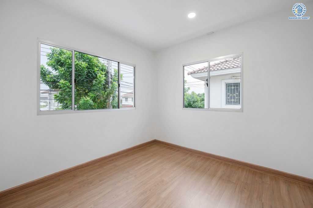 บ้านเดี่ยวมือสอง โครงการ พฤกษาวิลเลจ5 บางใหญ่ เนื้อที่ 51.60 ตร.ว. ฟังก์ชัน 3 ห้องนอน 2 ห้องน้ำ 1 ที่จอดรถ ติดนถนนเมน รอบบ้านกว้างขวาง สภาพแวดล้อมโครงการดี ทำเลเดินทางสะดวก เชื่อมต่อถนนคลองถนน ถนนกาญจนาภิเษก ถนนรัตนาธิเบศร์ ใกล้รถไฟฟ้าสายสีม่วง "สถานีคลองบางไผ่" และจุดขึ้นทางด่วน "กาญจนาภิเษก"…