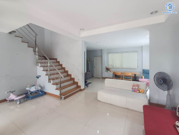 *****ทาวน์เฮ้าส์มือสอง โครงการ ซื่อตรง แกรนด์โฮม เกษตร-รัชโยธิน หลังมุม เนื้อที่ 44.20 ตร.ว. ฟังก์ชัน 4 ห้องนอน 4 ห้องน้ำ 2 ที่จอดรถ ฟังก์ชันครบครัน ติดถนนเมน พร้อมเข้าอยู่ โครงการบนทำเลเมือง เชื่อมต่อถนนรัชดาภิเษก ถนนลาดพร้าว ใกล้รถไฟฟ้าสายสีเขียว "สถานีเสนานิคม"