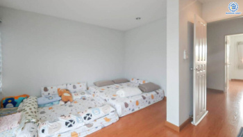 *****ทาวน์เฮ้าส์มือสอง โครงการ ซื่อตรง แกรนด์โฮม เกษตร-รัชโยธิน หลังมุม เนื้อที่ 44.20 ตร.ว. ฟังก์ชัน 4 ห้องนอน 4 ห้องน้ำ 2 ที่จอดรถ ฟังก์ชันครบครัน ติดถนนเมน พร้อมเข้าอยู่ โครงการบนทำเลเมือง เชื่อมต่อถนนรัชดาภิเษก ถนนลาดพร้าว ใกล้รถไฟฟ้าสายสีเขียว "สถานีเสนานิคม"