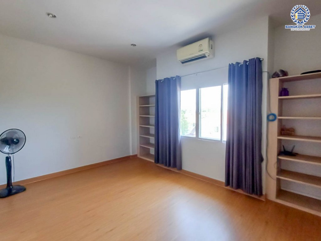 *****ทาวน์เฮ้าส์ 3 ชั้นมือสอง โครงการ ปริญลักษณ์ วงแหวน-สาทร เนื้อที่ 25.40 ตร.ว. ฟังก์ชัน 4 ห้องนอน 4 ห้องน้ำ พร้อมเข้าอยู่ โครงการบนทำเลเดินทางสะดวก เชื่อมต่อถนนกาญจนาภิเษก ถนนเพชรเกษม ถนนพุทธมณฑลสาย1 ใกล้ห้างสรรพสินค้า เดอะมอลล์ไลฟ์สโตร์ บางแค