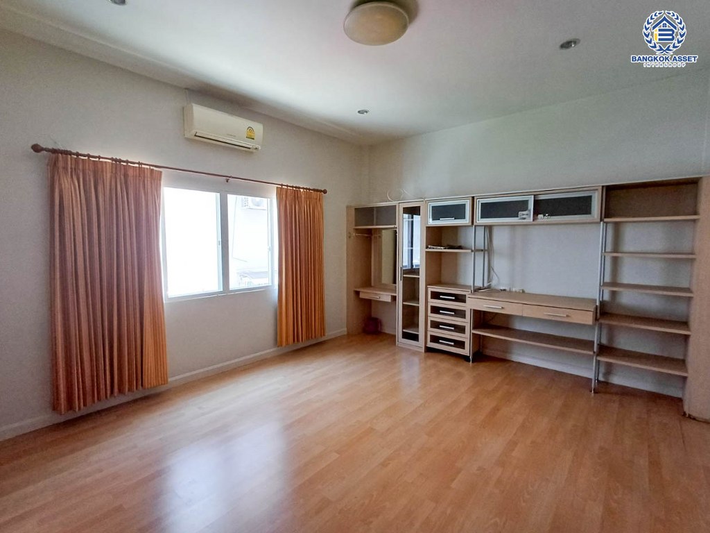 *****ทาวน์เฮ้าส์ 3 ชั้นมือสอง โครงการ ปริญลักษณ์ วงแหวน-สาทร เนื้อที่ 25.40 ตร.ว. ฟังก์ชัน 4 ห้องนอน 4 ห้องน้ำ พร้อมเข้าอยู่ โครงการบนทำเลเดินทางสะดวก เชื่อมต่อถนนกาญจนาภิเษก ถนนเพชรเกษม ถนนพุทธมณฑลสาย1 ใกล้ห้างสรรพสินค้า เดอะมอลล์ไลฟ์สโตร์ บางแค