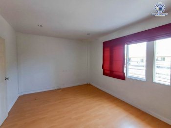 *****ทาวน์เฮ้าส์ 3 ชั้นมือสอง โครงการ ปริญลักษณ์ วงแหวน-สาทร เนื้อที่ 25.40 ตร.ว. ฟังก์ชัน 4 ห้องนอน 4 ห้องน้ำ พร้อมเข้าอยู่ โครงการบนทำเลเดินทางสะดวก เชื่อมต่อถนนกาญจนาภิเษก ถนนเพชรเกษม ถนนพุทธมณฑลสาย1 ใกล้ห้างสรรพสินค้า เดอะมอลล์ไลฟ์สโตร์ บางแค