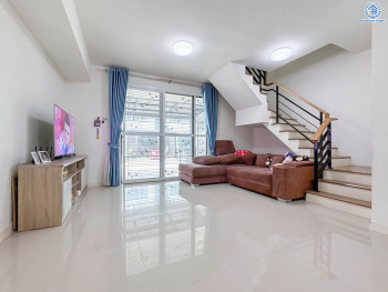 *****ทาวน์เฮ้าส์มือสอง โครงการ พลีโน่ ราชพฤกษ์-รัตนาธิเบศร์ เนื้อที่ 17.50 ตร.ว. ฟังก์ชัน 3 ห้องนอน 2 ห้องน้ำ 2 ที่จอดรถ บ้านพร้อมเข้าอยู่ โครงการบนทำเลดี เชื่อมต่อถนนกาญจนาภิเษก ถนนบางใหญ่-บางคูลัด ถนนรัตนาธิเบศร์ ใกล้รถไฟฟ้าสายสีม่วง "สถานีบางพลู"