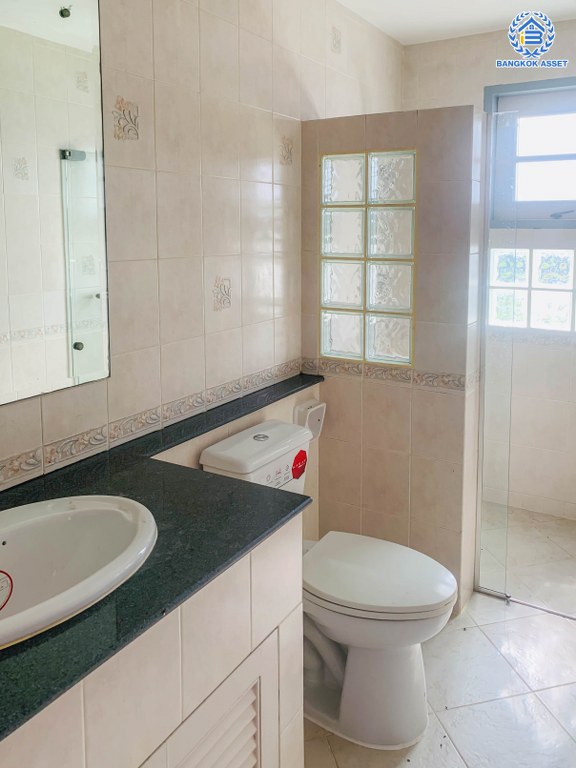 *****บ้านเดี่ยวมือสอง โครงการ กฤษดานคร39 ปิ่นเกล้า เนื้อที่ 120 ตร.ว. ฟังก์ชัน 4 ห้องนอน 3 ห้องน้ำ 2 ที่จอดรถ บ้านสวยทำเลดี พร้อมเข้าอยู่ โครงการบนทำเลเดินทางสะดวก เชื่อมต่อถนนบรมราชชนนี ถนนพุทธมณฑลสาย2 ถนนเพชรเกษม ใกล้ทางคู่ขนานลอยฟ้าบรมราชชนนี