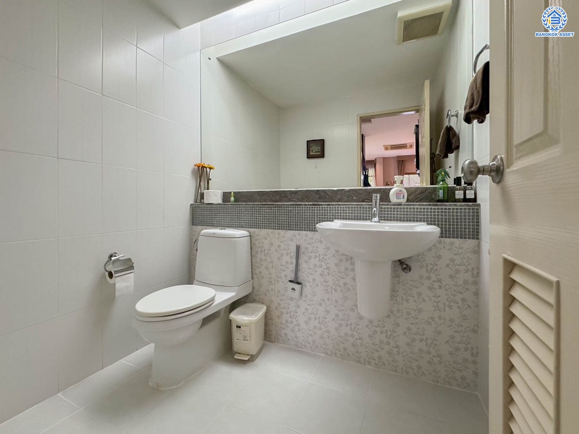 *****บ้านเดี่ยวมือสอง โครงการ เศรษฐสิริ ประชาชื่น หลังมุม เนื้อที่ 62.10 ตร.ว. ฟังก์ชัน 3 ห้องนอน 3 ห้องน้ำ 2 ที่จอดรถ สุดยอดความเป็นส่วนตัว ใจกลางแจ้งวัฒนะ ติดศูนย์ราชการแจ้งวัฒนะ โครงการมีคุณภาพบนทำเลเดินทางสะดวก เชื่อมต่อถนนสามัคคี ถนนประชาชื่น ถนนงามวงศ์วาน ใกล้เดอะมอลล์ งามวงศ์วาน และจุดขึ้นทางด่วน "ศรีรัช"