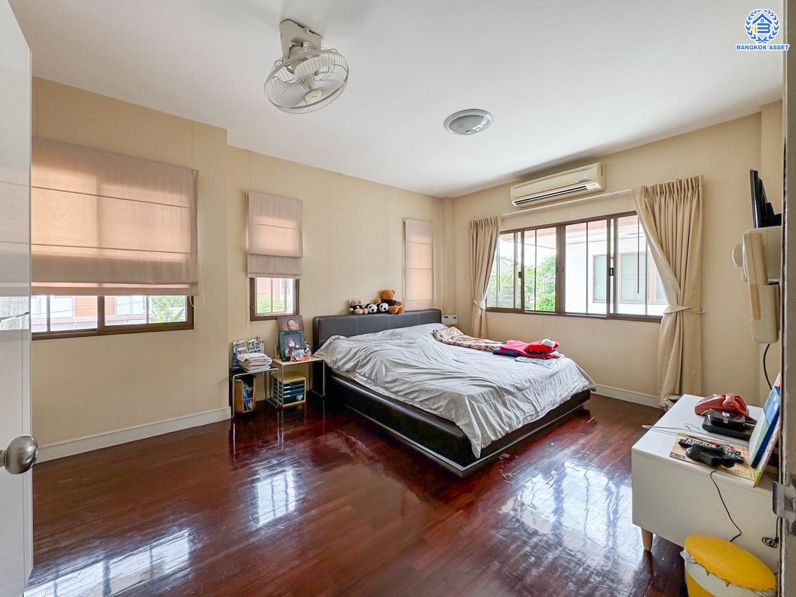 *****บ้านเดี่ยวมือสอง โครงการ เศรษฐสิริ ประชาชื่น หลังมุม เนื้อที่ 62.10 ตร.ว. ฟังก์ชัน 3 ห้องนอน 3 ห้องน้ำ 2 ที่จอดรถ สุดยอดความเป็นส่วนตัว ใจกลางแจ้งวัฒนะ ติดศูนย์ราชการแจ้งวัฒนะ โครงการมีคุณภาพบนทำเลเดินทางสะดวก เชื่อมต่อถนนสามัคคี ถนนประชาชื่น ถนนงามวงศ์วาน ใกล้เดอะมอลล์ งามวงศ์วาน และจุดขึ้นทางด่วน "ศรีรัช"