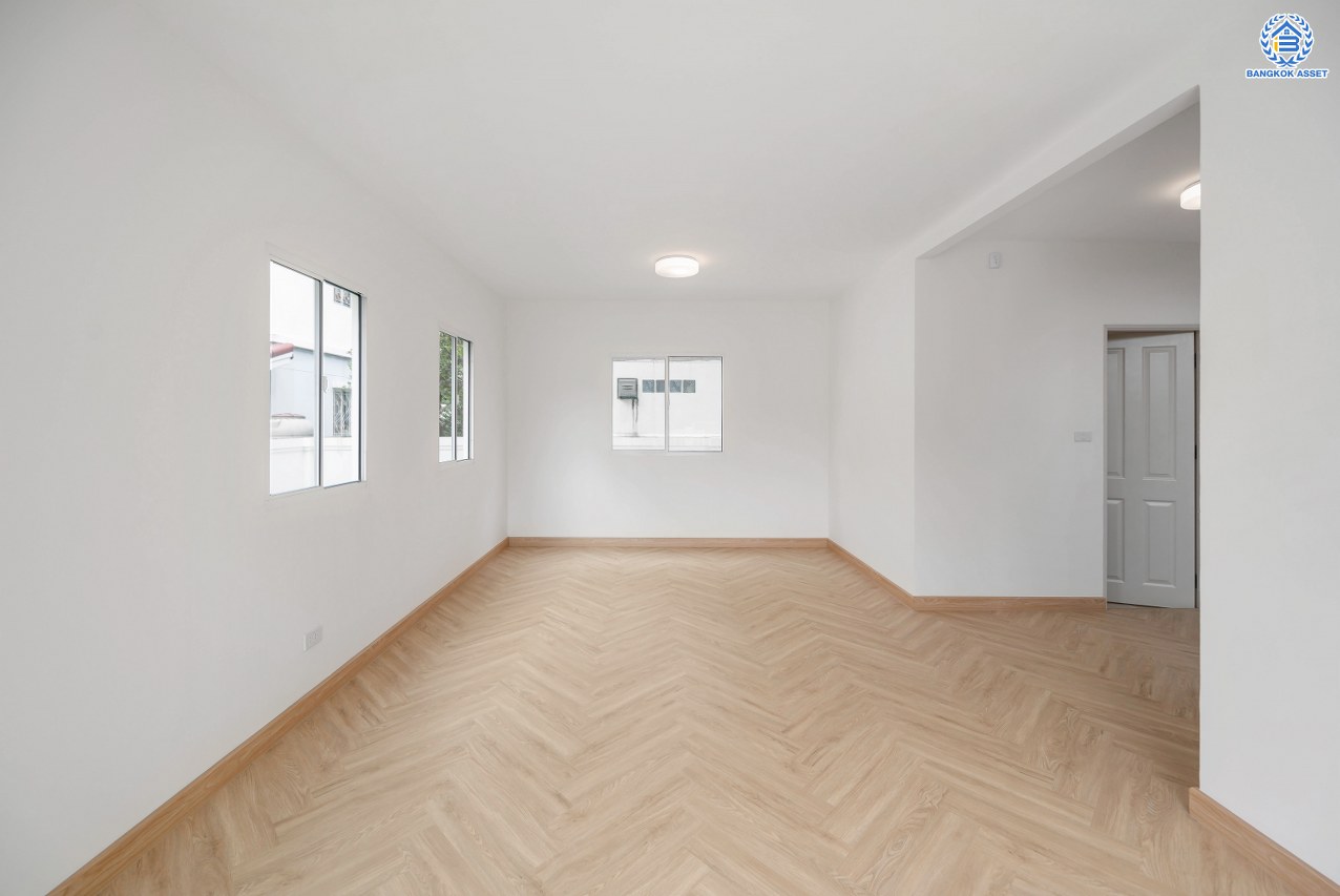 บ้านมือสองตกแต่งใหม่ โครงการ พฤกษาวิลเลจ10 บางใหญ่ เนื้อที่ 51 ตร.ว. ตอบโจทย์ทุกการอยู่อาศัย ฟังก์ชัน 3 ห้องนอน 2 ห้องน้ำ 1 ที่จอดรถ บรรยากาศเป็นส่วนตัว บนทำเลศักยภาพ เชื่อมต่อถนนกาญจนาภิเษก ใกล้เซ็นทรัลเวสต์เกต ทางด่วน "ศรีรัช" และรถไฟฟ้า "สถานีตลาดบางใหญ่"