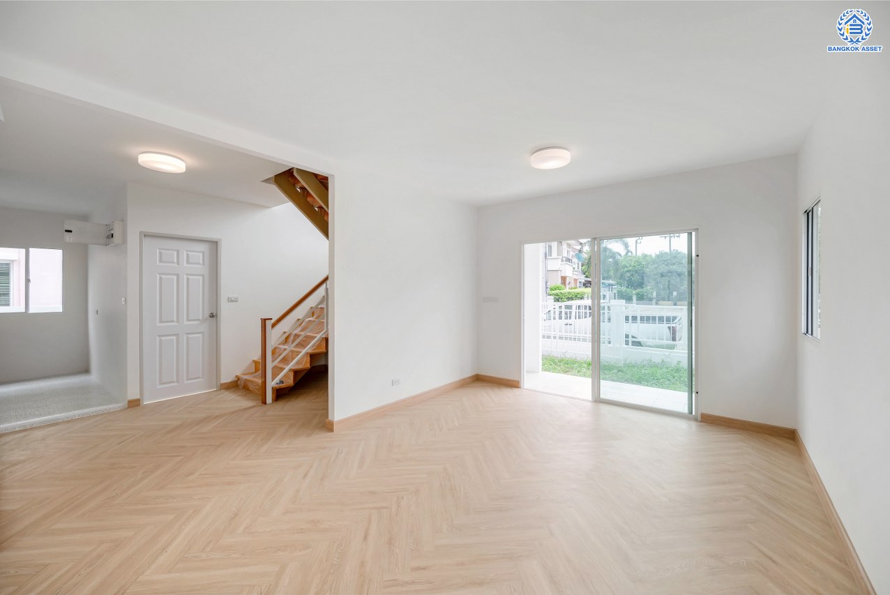 บ้านมือสองตกแต่งใหม่ โครงการ พฤกษาวิลเลจ10 บางใหญ่ เนื้อที่ 51 ตร.ว. ตอบโจทย์ทุกการอยู่อาศัย ฟังก์ชัน 3 ห้องนอน 2 ห้องน้ำ 1 ที่จอดรถ บรรยากาศเป็นส่วนตัว บนทำเลศักยภาพ เชื่อมต่อถนนกาญจนาภิเษก ใกล้เซ็นทรัลเวสต์เกต ทางด่วน "ศรีรัช" และรถไฟฟ้า "สถานีตลาดบางใหญ่"