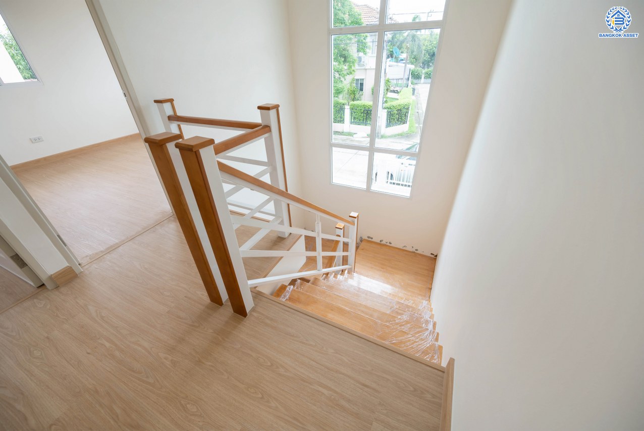 บ้านมือสองตกแต่งใหม่ โครงการ พฤกษาวิลเลจ10 บางใหญ่ เนื้อที่ 51 ตร.ว. ตอบโจทย์ทุกการอยู่อาศัย ฟังก์ชัน 3 ห้องนอน 2 ห้องน้ำ 1 ที่จอดรถ บรรยากาศเป็นส่วนตัว บนทำเลศักยภาพ เชื่อมต่อถนนกาญจนาภิเษก ใกล้เซ็นทรัลเวสต์เกต ทางด่วน "ศรีรัช" และรถไฟฟ้า "สถานีตลาดบางใหญ่"